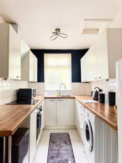 Charming Worsley Home with parking - Worsley - 7