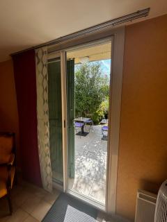 Chambre pour 2, au calme, proche du centre, avec un arrêt de bus au bas de la maison - Villeneuve-lès-Avignon - 6