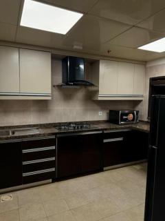 4-Bedroom Seafront Apartment - Karachi - 9