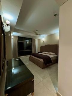 4-Bedroom Seafront Apartment - Karachi - 6