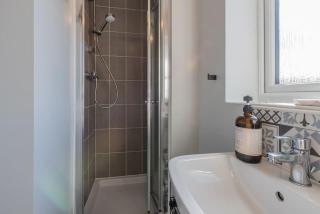 Dee View Executive Stay - Flint - 7