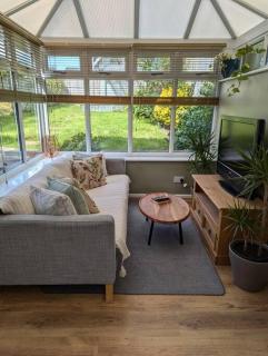 Modern 3B Eastbourne Retreat: Tranquil & Cozy Stay - Eastbourne - 8