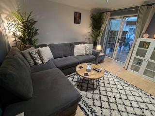 Modern 3B Eastbourne Retreat: Tranquil & Cozy Stay - Eastbourne - 9