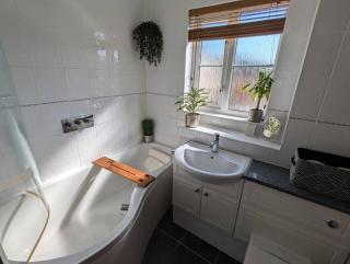 Modern 3B Eastbourne Retreat: Tranquil & Cozy Stay - Eastbourne - 1