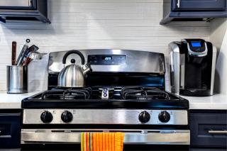 Stylish 2BR stunner in unbeatable location - Chicago - 8
