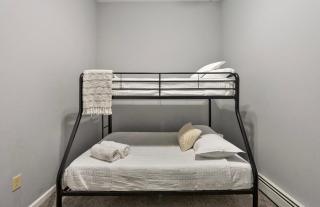Escape your everyday in your COZY HIDEAWAY Feel right at home Relax recharge & unwind - 6