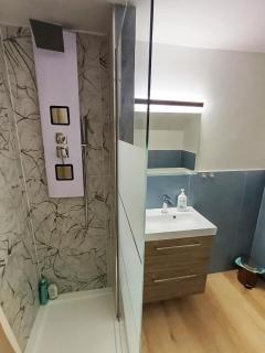 Renovated Apartment with Balcony in San Lorenzo - with elevator - Genova - 2