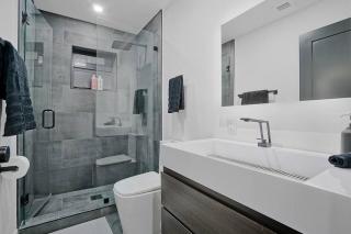 NEW Bali Resort Style Villa with Vast Pool & Jacuzzi and Outdoor Grilling - 3