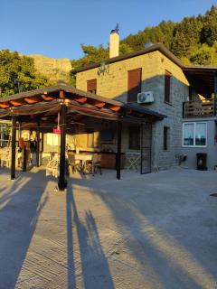 Stonehouse Karidis - Agnanta - 1
