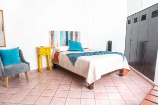 Comfortable Apartment with Balcony & Workspace - 7