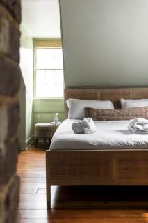 Third Floor Walkup King Suite includes Breakfast - 1