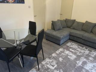 Cozy 3 bedroom Haven in Wolverhampton - Wolverhampton - 3