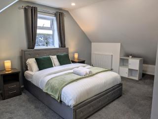 Tempting Telford 4 bed house - 7