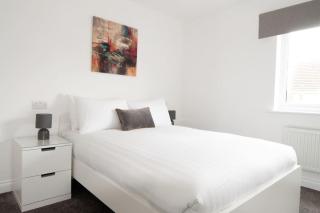 6 Beds - Perfect for Contractors - 8