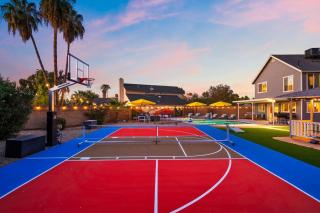 Outdoor Oasis Pool Sport Court Arcade Put Put - Phoenix - 9