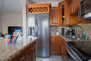 Central Getaway in Little Havana Near Airport, Wynwood, Calle 8 Brickell, Coral Gables and more , Fenced parking - Miami - 3