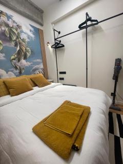 Le Loft Bleu La Madeleine - un mini loft design et très central - Paris - 2