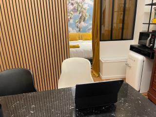 Le Loft Bleu La Madeleine - un mini loft design et très central - Paris - 3