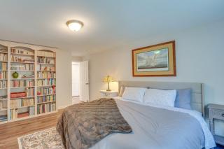 Modern Bellingham Home for work & play, beach access - 1