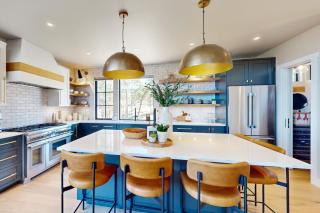 Modern Mountain Sanctuary - 1