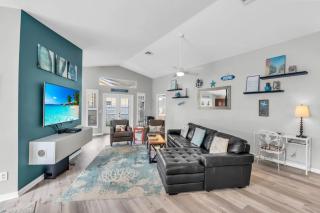 Charming Heated Pool Home - 3 miles to the Beach, Pet and Family Friendly -Available Year Round! - Bonita Springs - 1