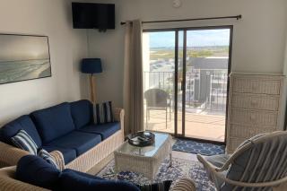 Ocean House --- 100 E Savannah Rd 5D - 8