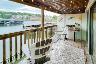 The Luxe Lakefront - 8