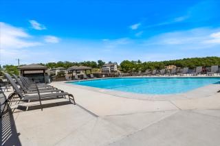 The Luxe Lakefront - 6