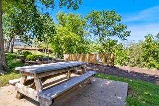 The Luxe Lakefront - 2