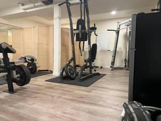 Hot Tub Steam Shower Gym in Charming Family Home! - Lafayette - 2