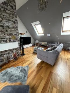 Zentrale Maisonette mit Büro & Parkplatz - Griesheim - 0