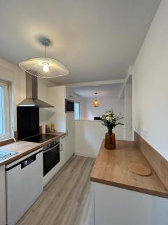 Dans le petit bourg - 5