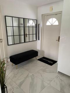 Cozy villa with hot tub, free parking - Älvängen - 4