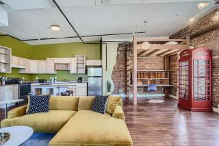 Historic Loft in Ballpark 30 Day Stay Sleeps 4 - 0