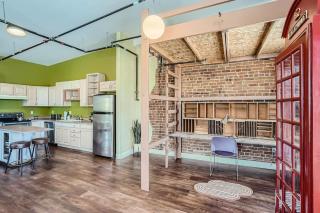 Historic Loft in Ballpark 30 Day Stay Sleeps 4 - 2