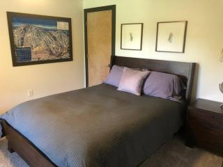Pond Hill Place - 7