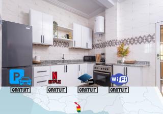 magnifique appartement, de deux balcons, très spacieux - Baguida - 0