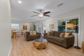 Sunshine Oasis - Gulf Breeze - 2