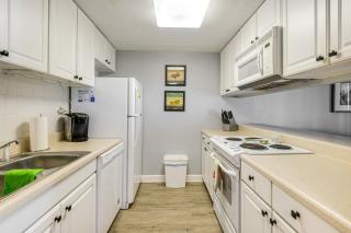 Walk to Pool Riverfront Condo in Welaka! - Welaka - 2