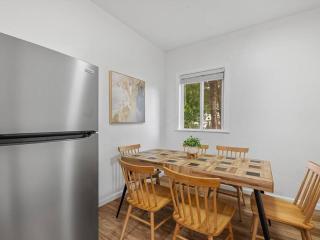 Bloomfield, Shadyside !2 Modern and Spacious Two Bedroom Apt with Free Parking - Pittsburgh - 4