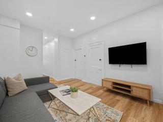Bloomfield, Shadyside !2 Modern and Spacious Two Bedroom Apt with Free Parking - Pittsburgh - 6