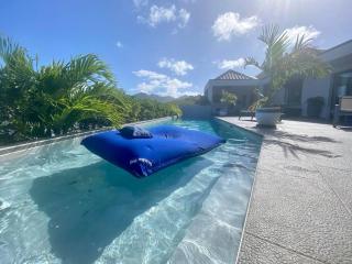 Luxury villa, swimming pool and panoramic sea view - 1