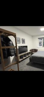 Kingsize Room in Prestwich - Manchester - 6