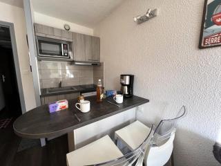 Résidence Les Melezes - Studio rénové avec parking extérieur · Accès pistes par navette MAE-1054 - Champcella - 8