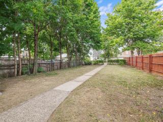 Bloomfield, Shadyside !2 Modern and Spacious Two Bedroom Apt with Free Parking - Pittsburgh - 9