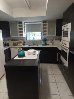 Oya Suite-Gated Oasis with Pool, Courtyard, & Whimsical Kids Rooms! - Tampa - 1