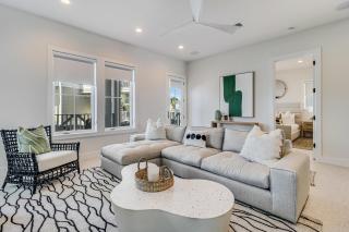 Fridays Comin 132 BAR - 1