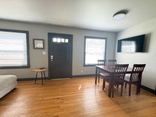 King Bed with Bunkbed Room - Gallatin Stays - 6