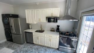 Hilltop Wine Lounge Near Saratoga on Estate with Views - - 1