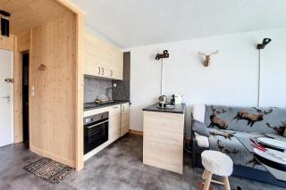 Résidence Combes - Appartement moderne · Départ et retour skis aux pieds · Balcon MAE-1074 - Les Menuires - 3